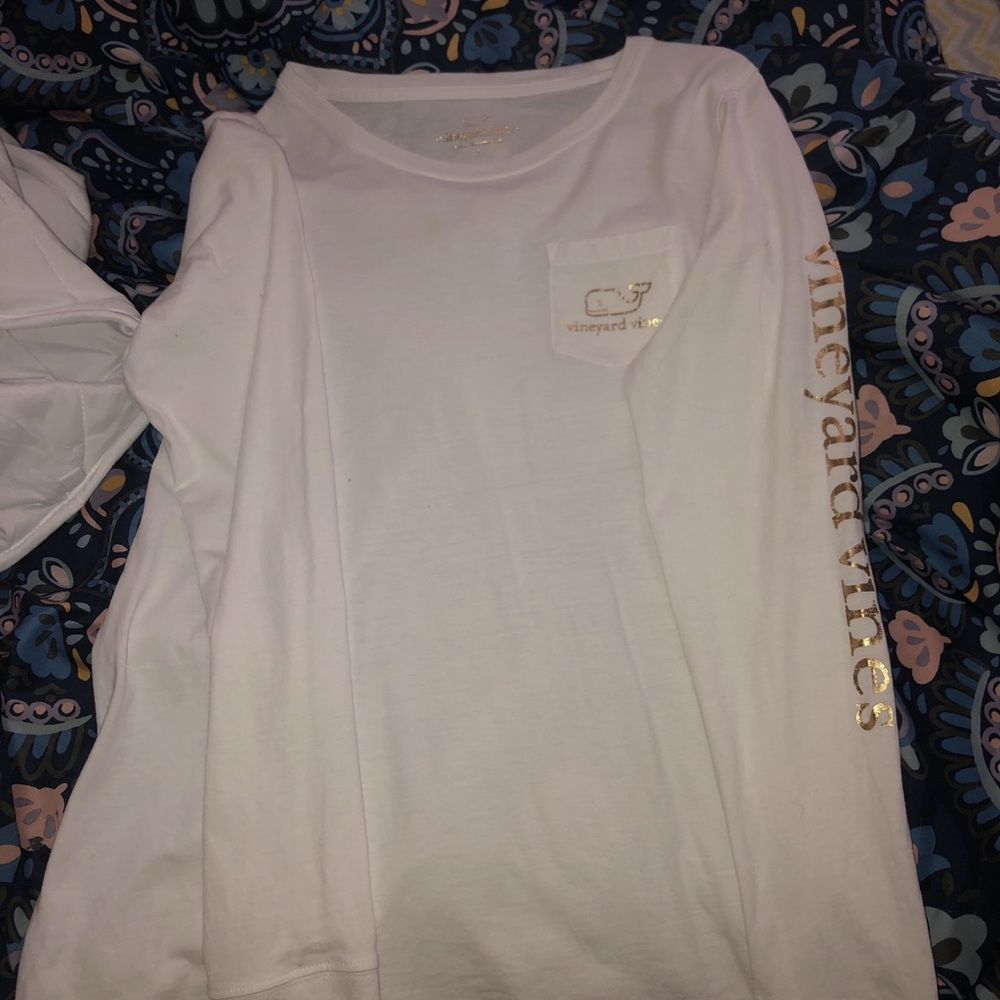 Vineyard Vine ladies cut